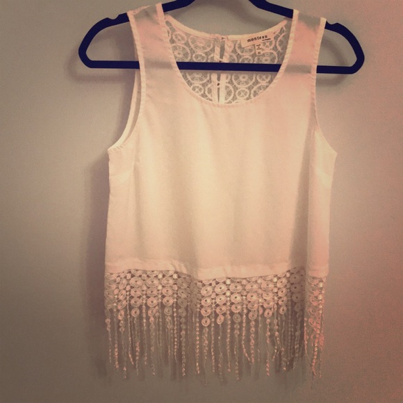 Sleeveless White top with beautiful lace detail - Picture 1 of 4